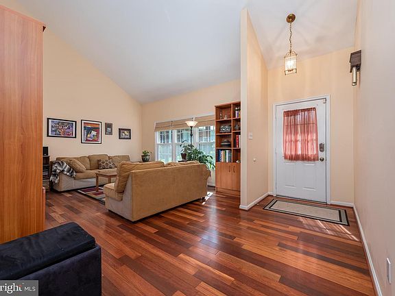 4th image of 9650 Sandlight Ct
