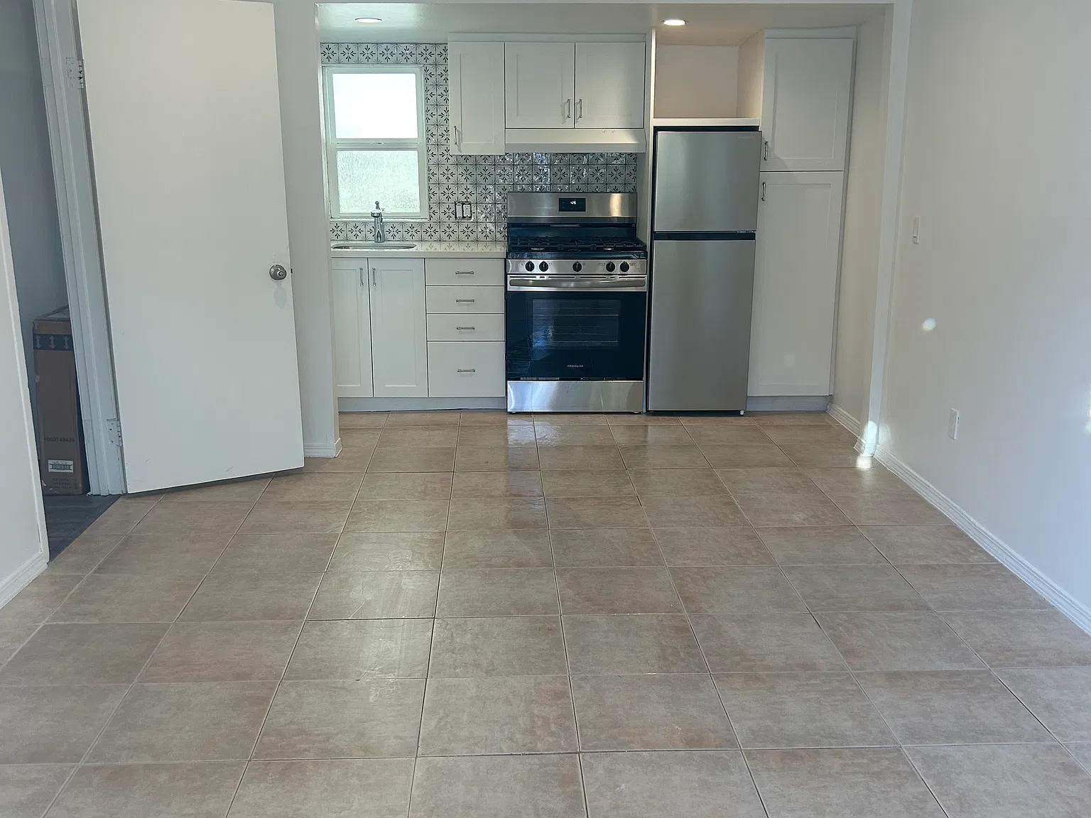 1 bed, $3,000 — Photo 2