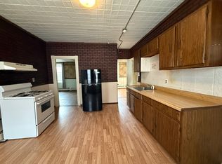 393 Weeden St #2R, Pawtucket, RI 02860
