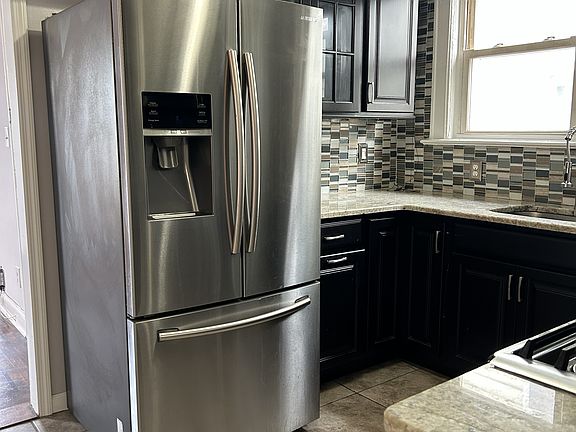 4th image of 85 Manchester Pl Floor 2