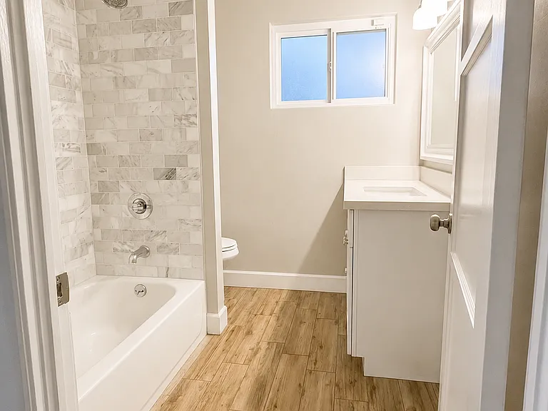 2201 E Fairmount Ave — Photo 18