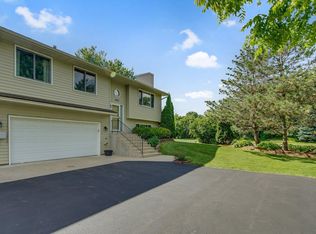 3807 Windcrest Ct, Eagan, MN 55123