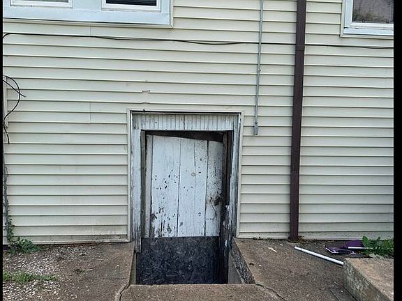 3rd image of 7541 S Dorchester Ave #2