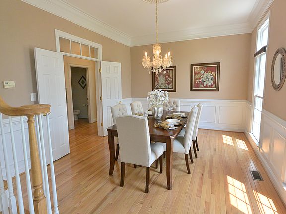 Crown molding & wainscoting