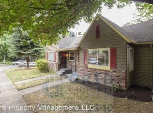 1033 SE 16th Ave, Portland, OR 97214