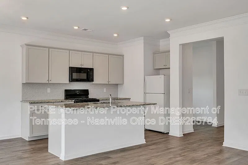3 bed, 2.0 bath, 1535 sqft, $2,099 — Photo 4