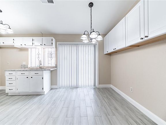 5th image of 9725 Glengreen Dr