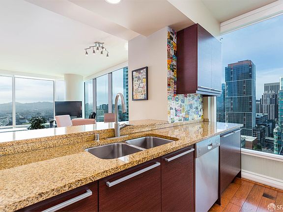 5th image of 425 1st St Unit 2406