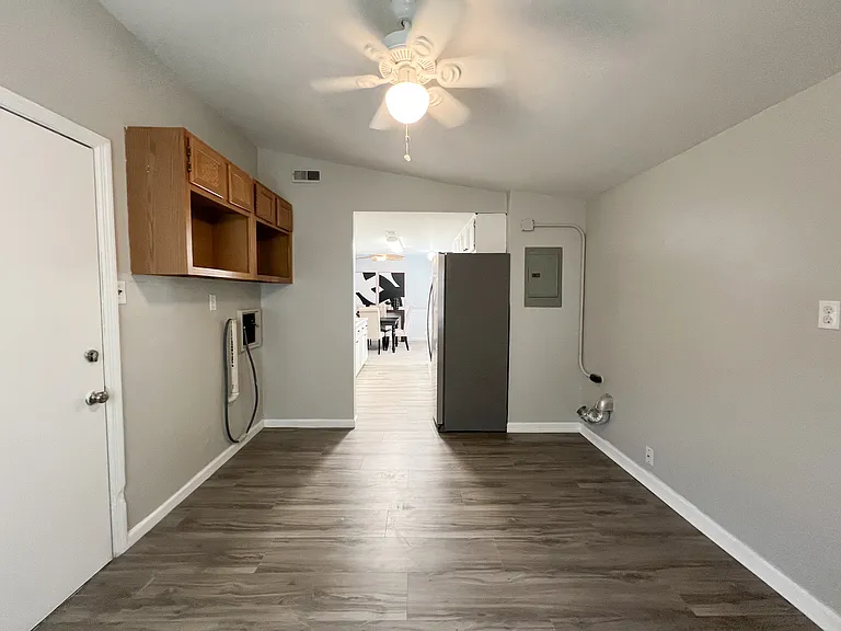 615 Crest Ct — Photo 27