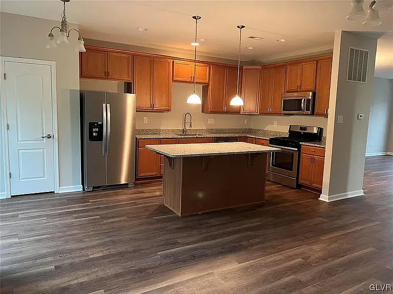 4147 Yorktown Rd — Photo 8