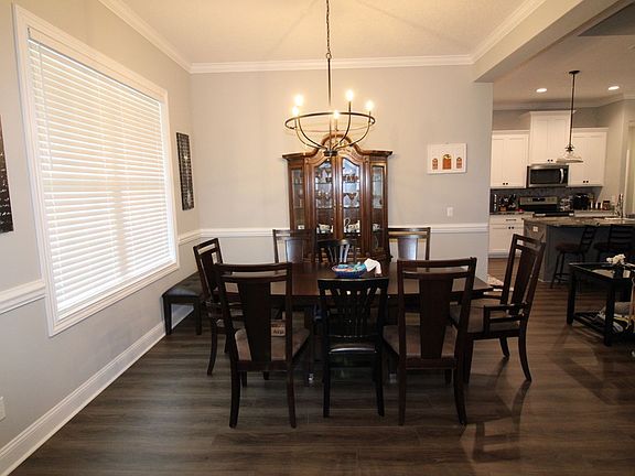 4th image of 28 Redington Dr