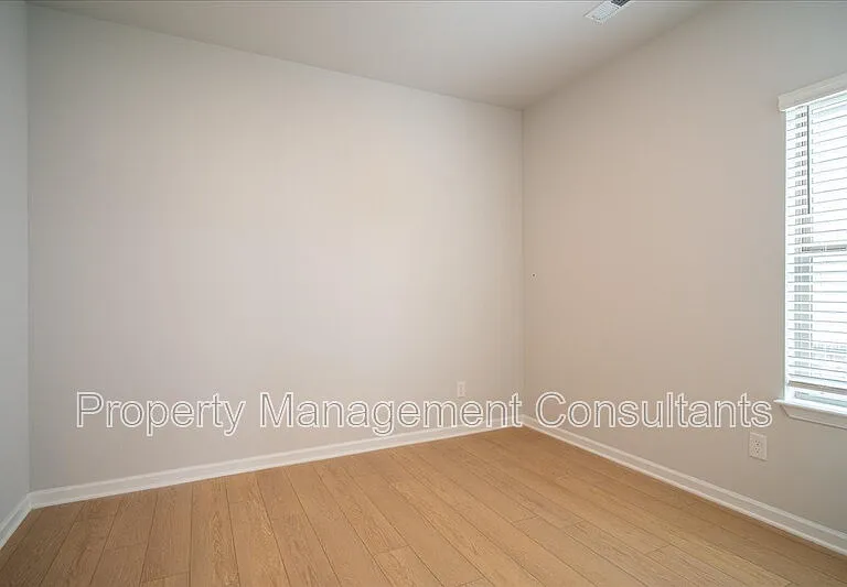 22821 Dashwood Ln — Photo 11
