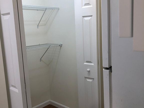 5th image of 801 N Pitt St APT 320