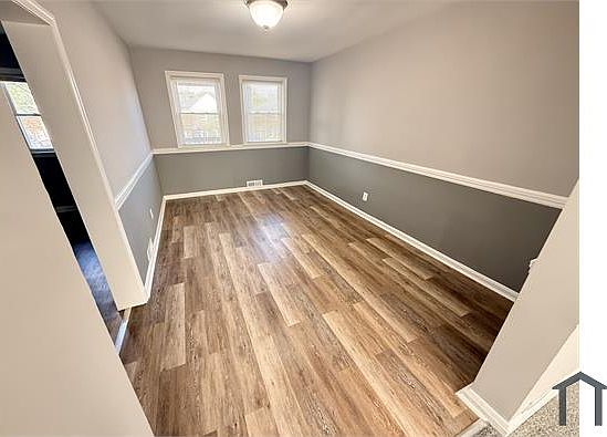 4th image of 1644 Sherwood Ave