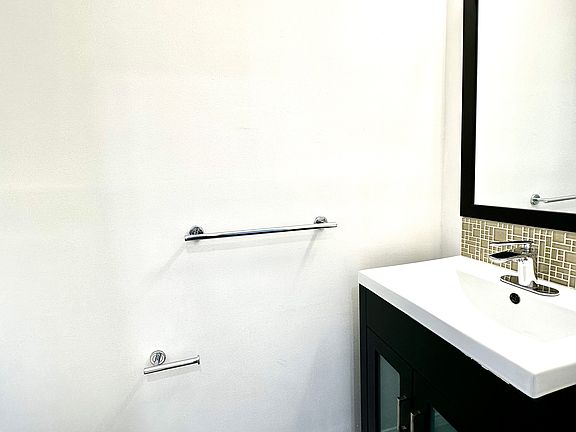 5th image of 1837 N La Brea Ave APT 10