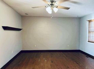 1039 Thomas Dr #B, Milan, TN 38358