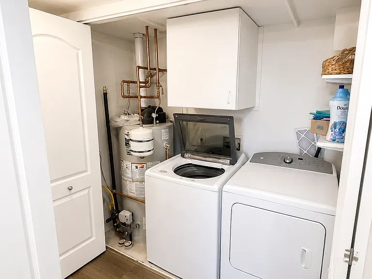 Full sized washer/dryer in-unit