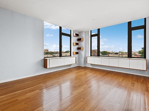 2nd image of 82 Irving Pl APT 6E