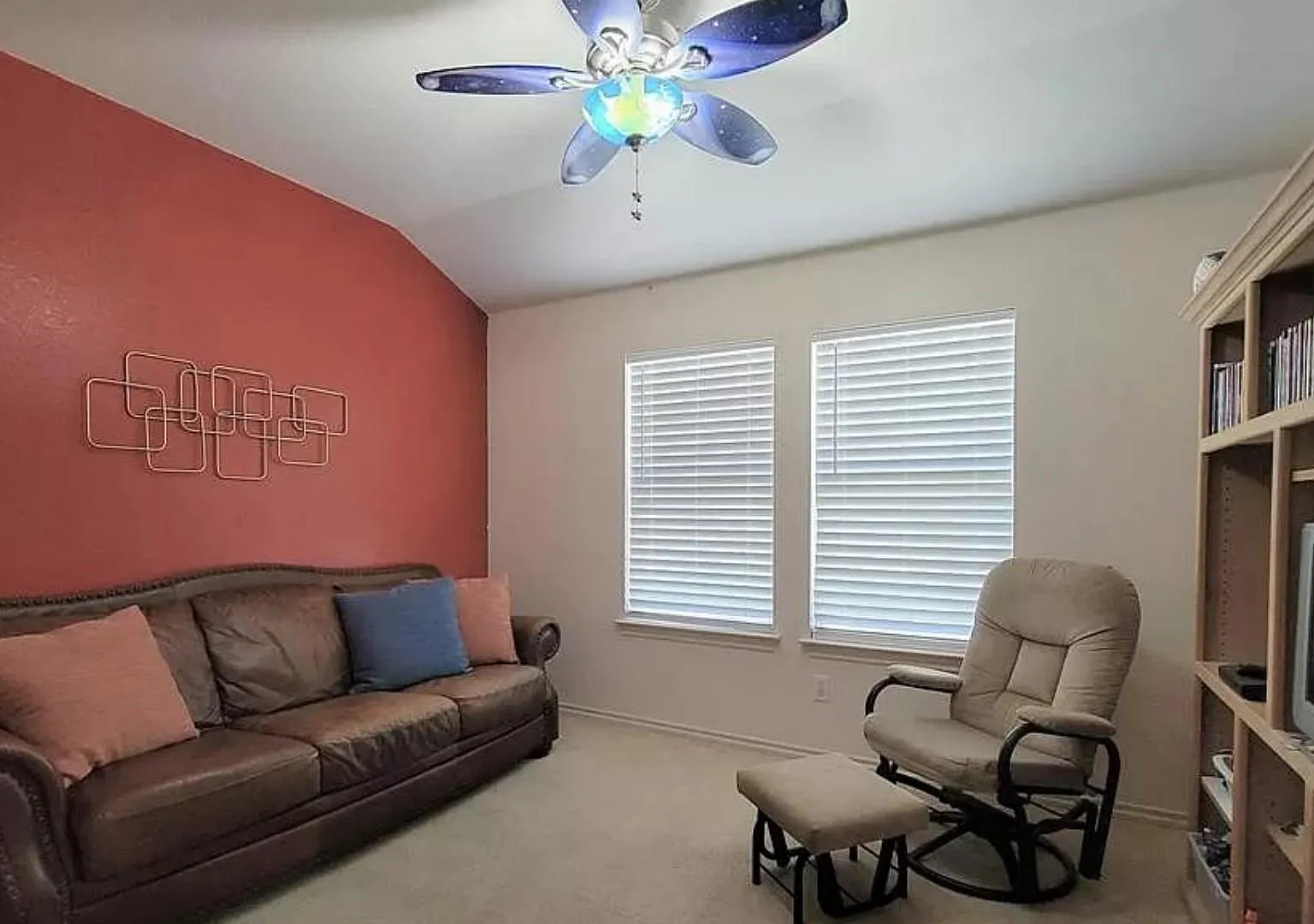 4 bed, 2178 sqft, $2,500 — Photo 3