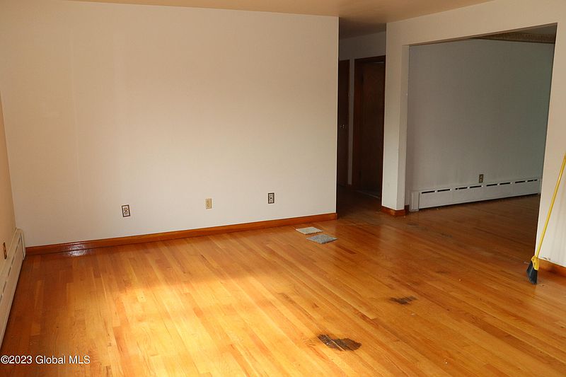 4th image of 1815 8th Avenue