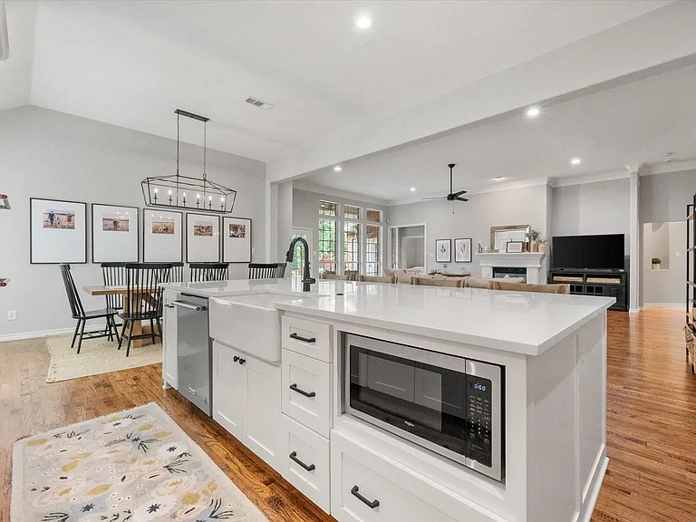 1702 Forest Bend Ln — Photo 13