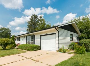 363 Thunderbird Trl, Carol Stream, IL 60188