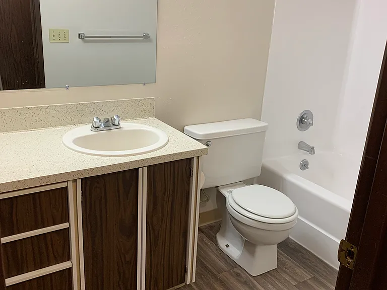 Hidden Lake Apartments — Photo 12