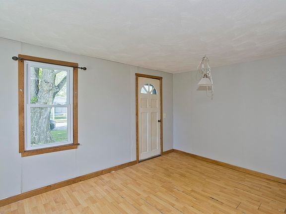 5th image of 135 Lucerne Rd