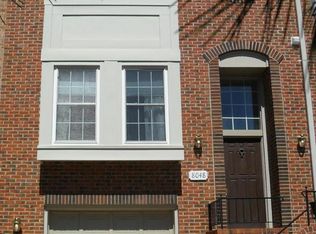 8048 Merry Oaks Ct, Vienna, VA 22182