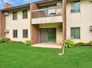 1525 Millpond Ct, Chaska, MN 55318