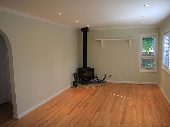 4th image of 6767 Jefferson St