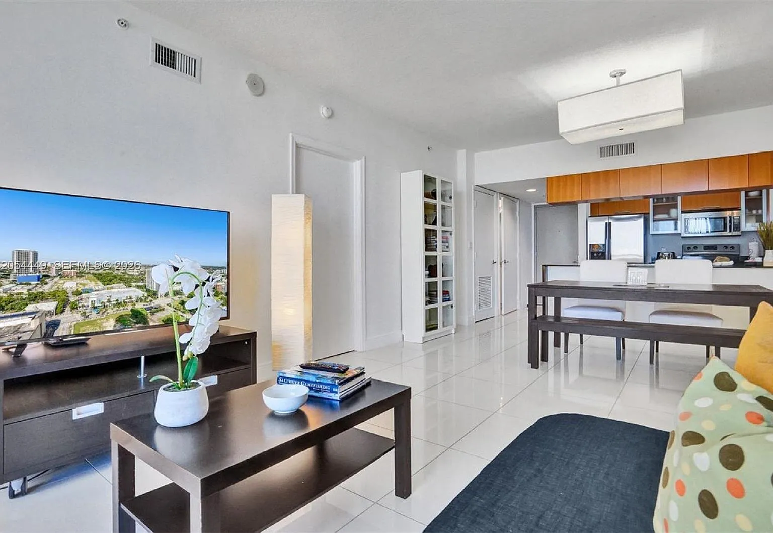 Opera Tower Condo — Photo 3
