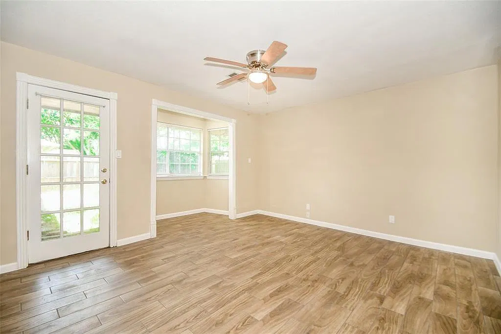 3 bed, 3.0 bath, 2139 sqft, $2,000 — Photo 4