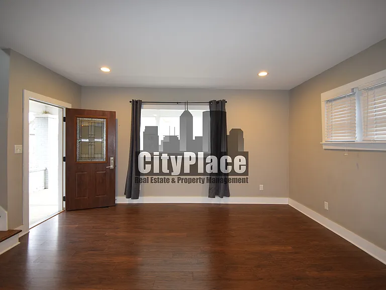 1548 Lexington Ave — Photo 5