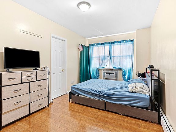 4th image of 48 Crescent St