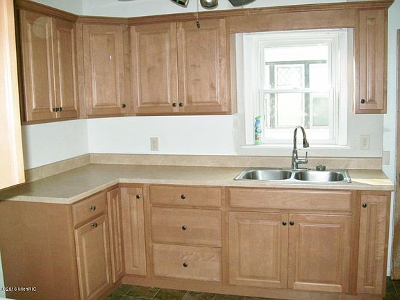 3rd image of 1628 Egleston Ave