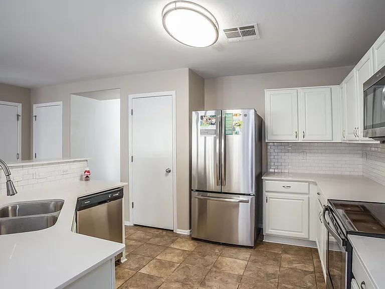 10952 W Elm St — Photo 5