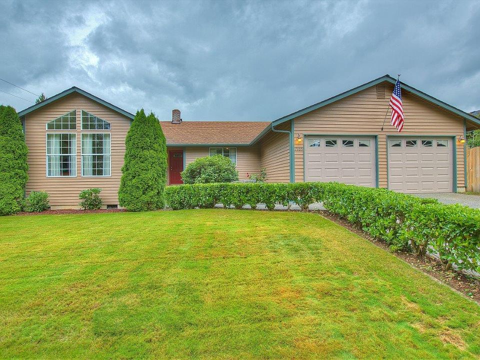 Wonderful One Owner Corner Lot Rambler in Munson Creek Estates!