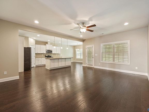 3rd image of 2124 Big Leaf Dr SW