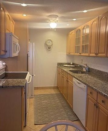 3rd image of 4059 Cambridge Cir #C-1a