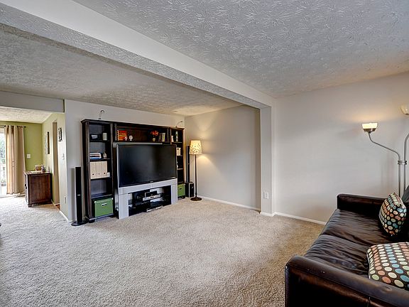 3rd image of 8304 Claremont Woods Dr