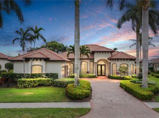 7833 Classics Dr, Naples, FL 34113