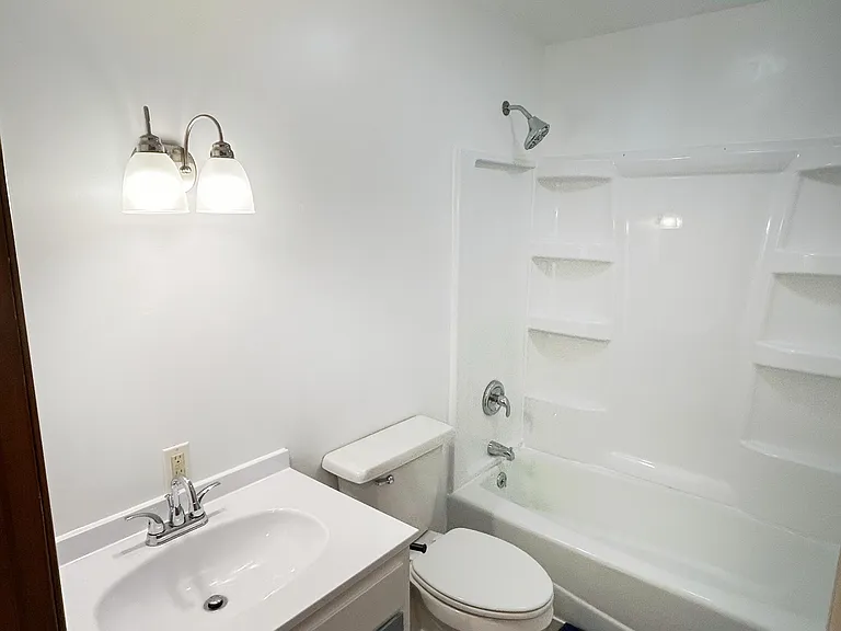 454 Hutton Ln #A — Photo 8