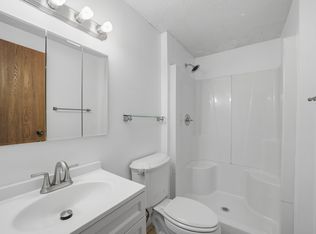 26 Dover Ln, Sicklerville, NJ 08081