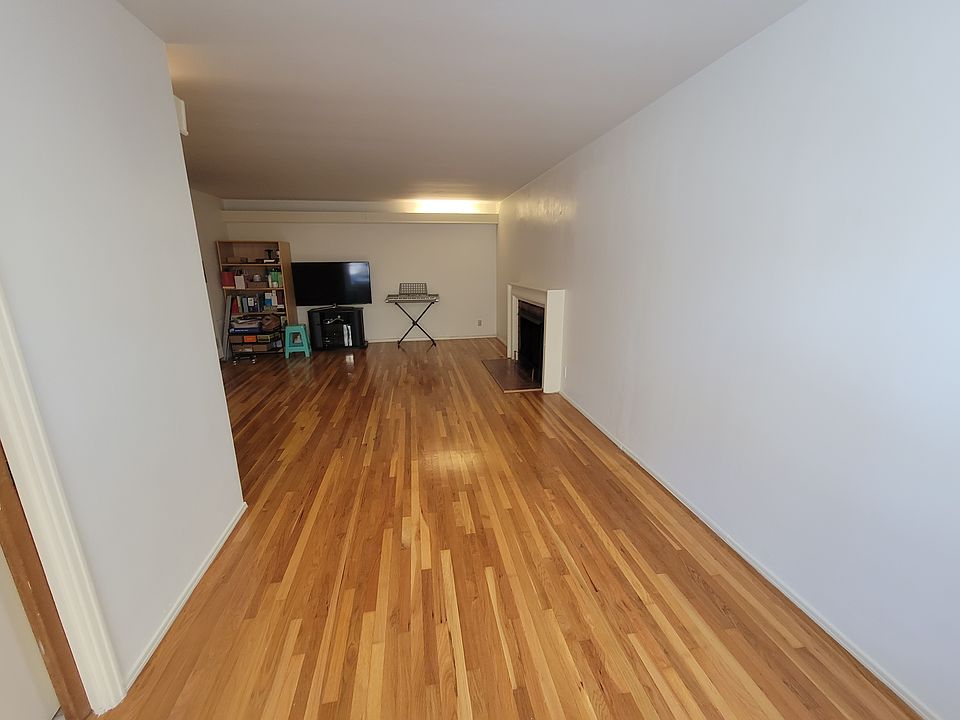 1st image of 1181 Langley Way