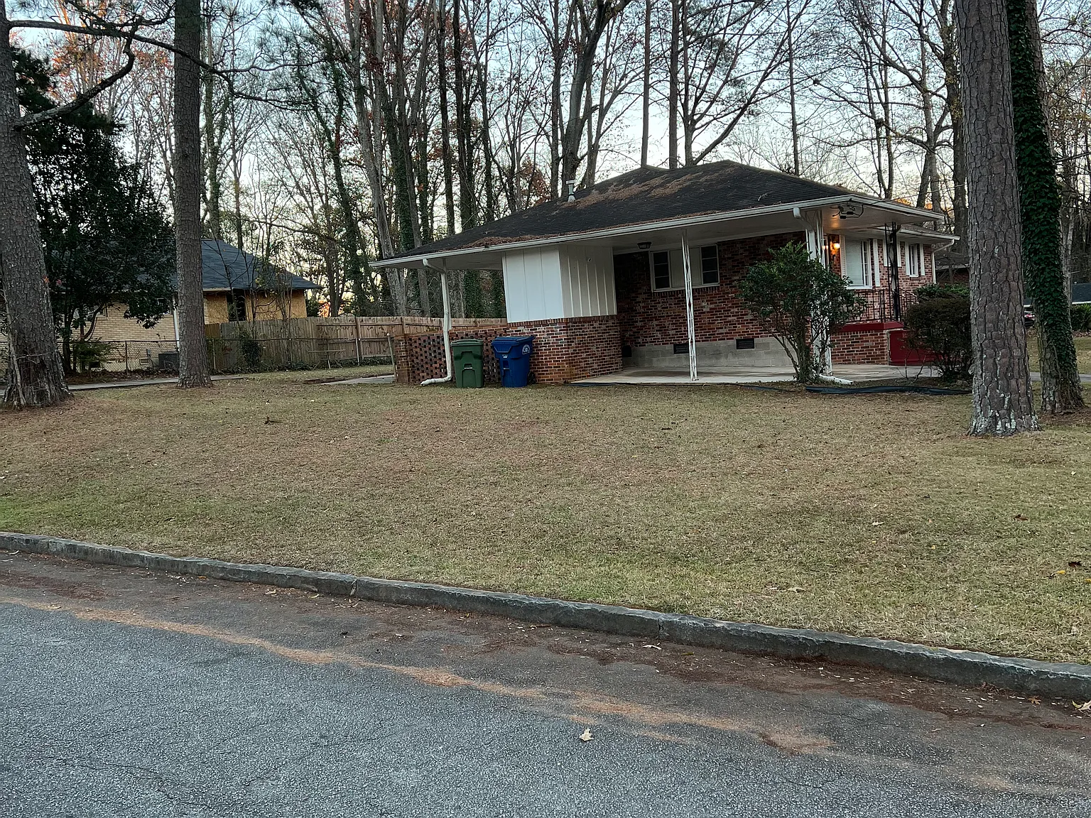 3 bed, 1.5 bath, 1092 sqft, $1,650 — Photo 1