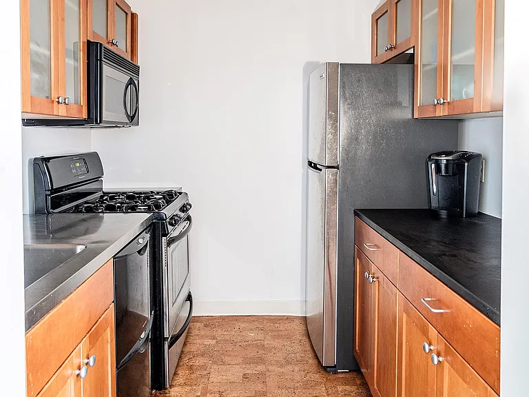 222 Montgomery St #1D — Photo 6