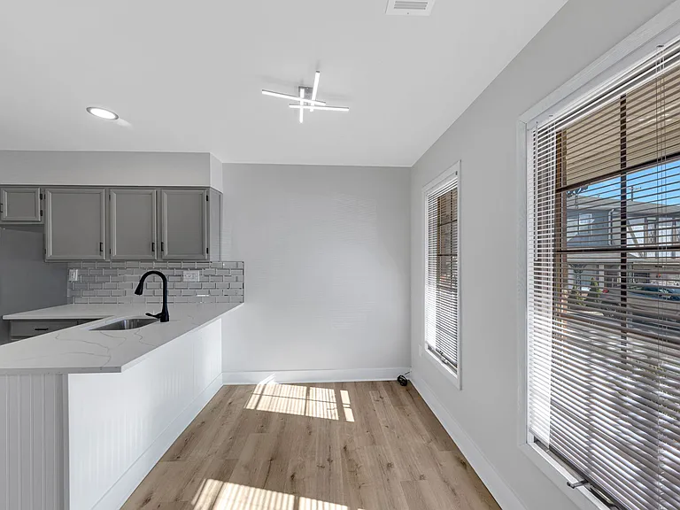 694 5th St #2 — Photo 19
