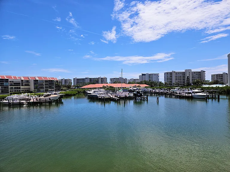 7600 Sun Island Dr S #204 — Photo 33