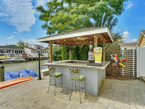 4th image of 1833 Windward Ct